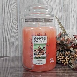 Yankee Candle Garden Picnic Hideaway Retired Scent 22oz Large Jar New Condition